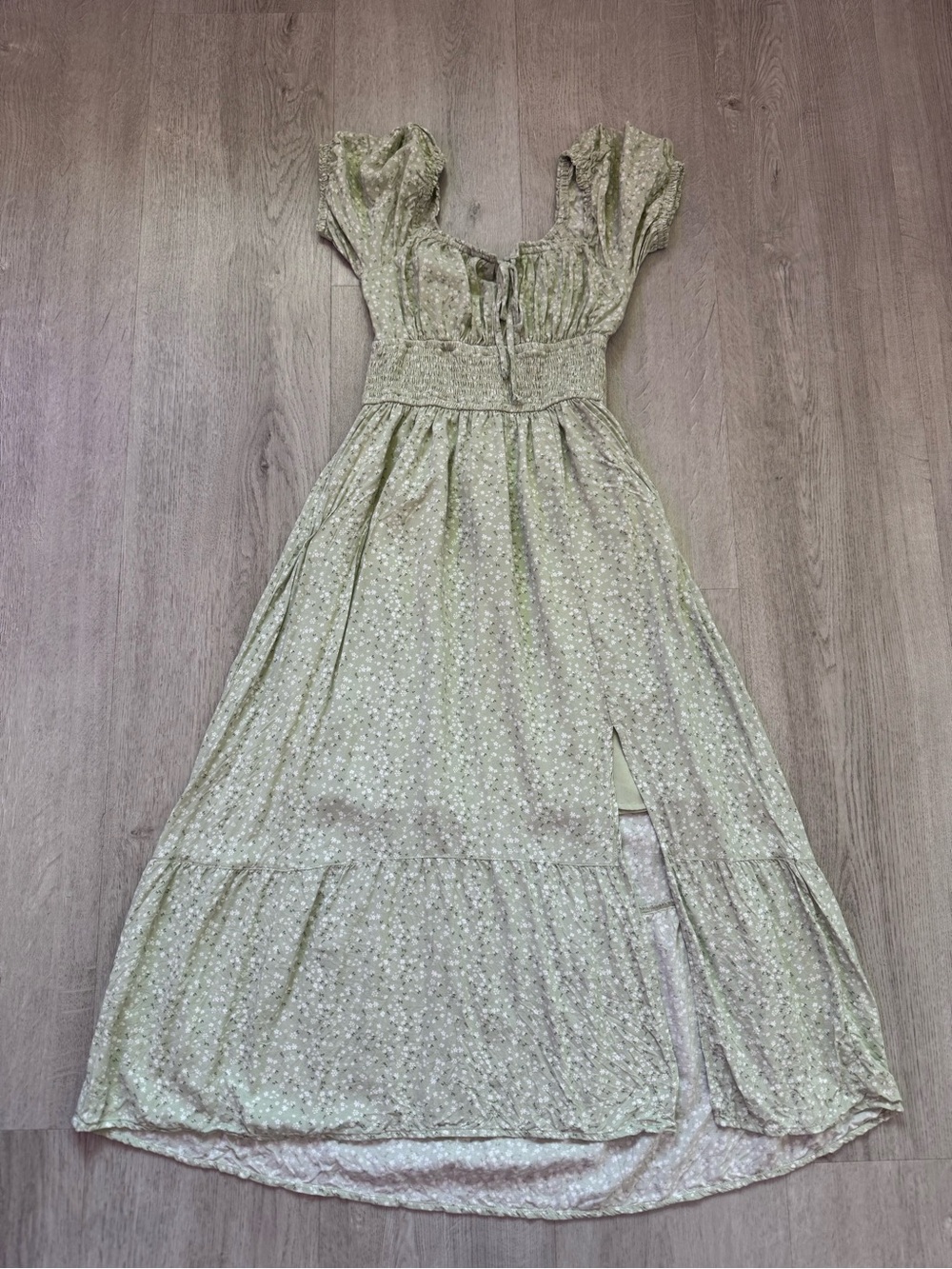 Hollister Floral Puff-Sleeve in Sage Green